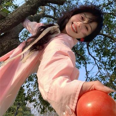 带子狼 在那双小手中